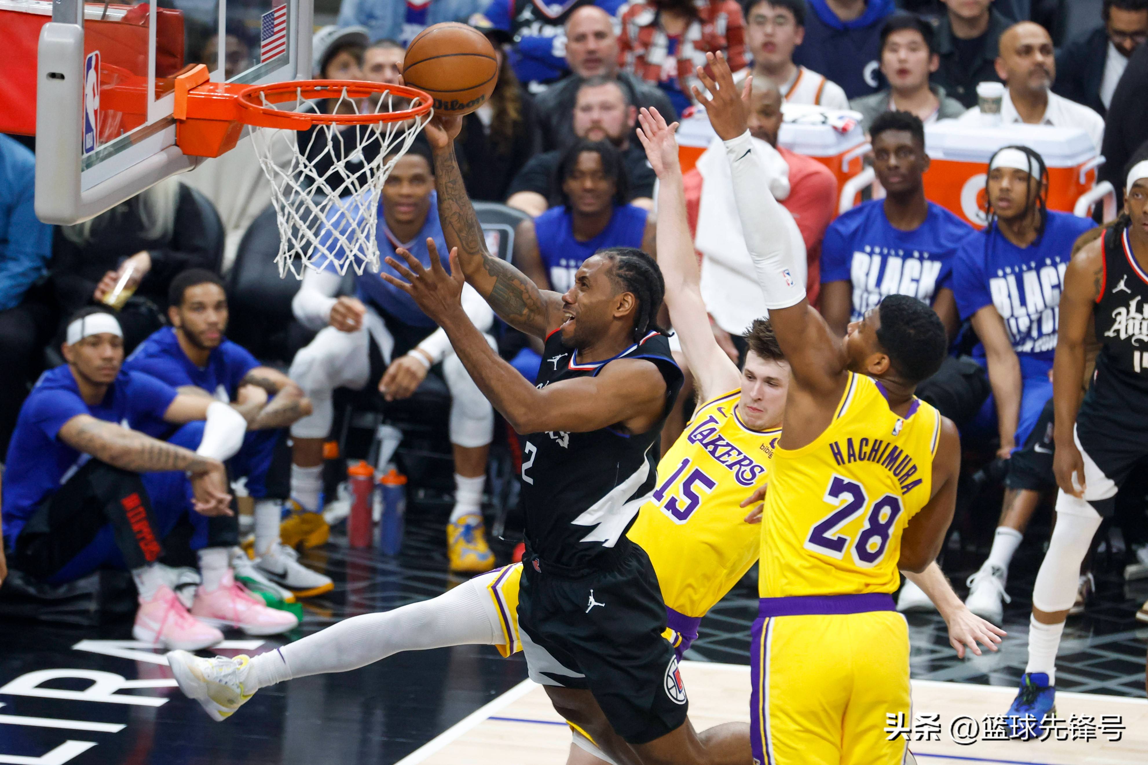 乐鱼登录-NBA常规赛：火箭爆冷击败湖人