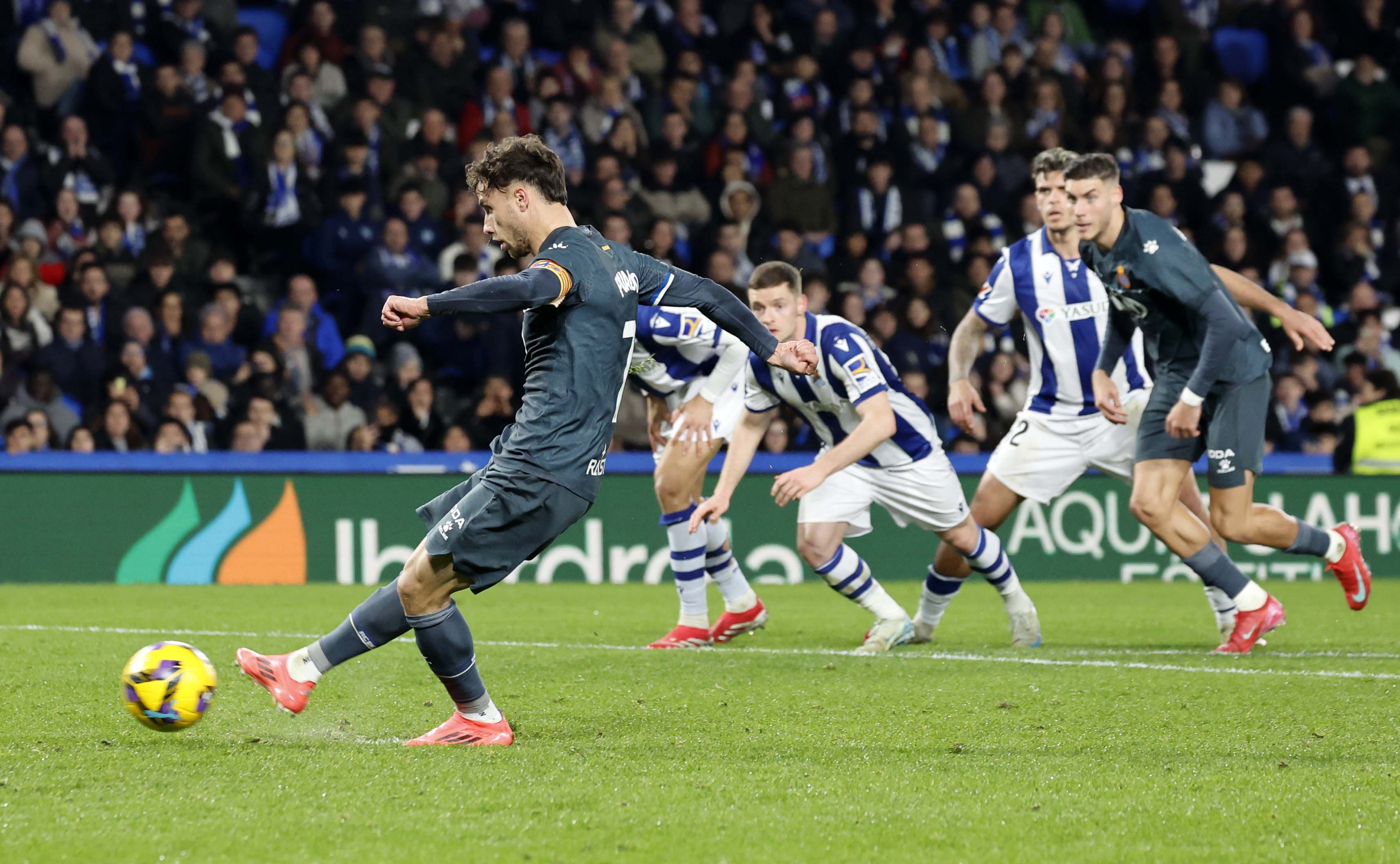 瓦伦西亚豪取三分，战胜毕尔巴鄂