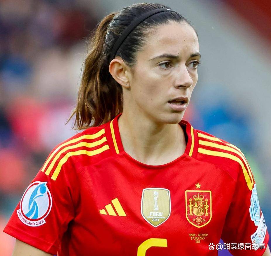 意大利女足探讨战术，为比赛做准备