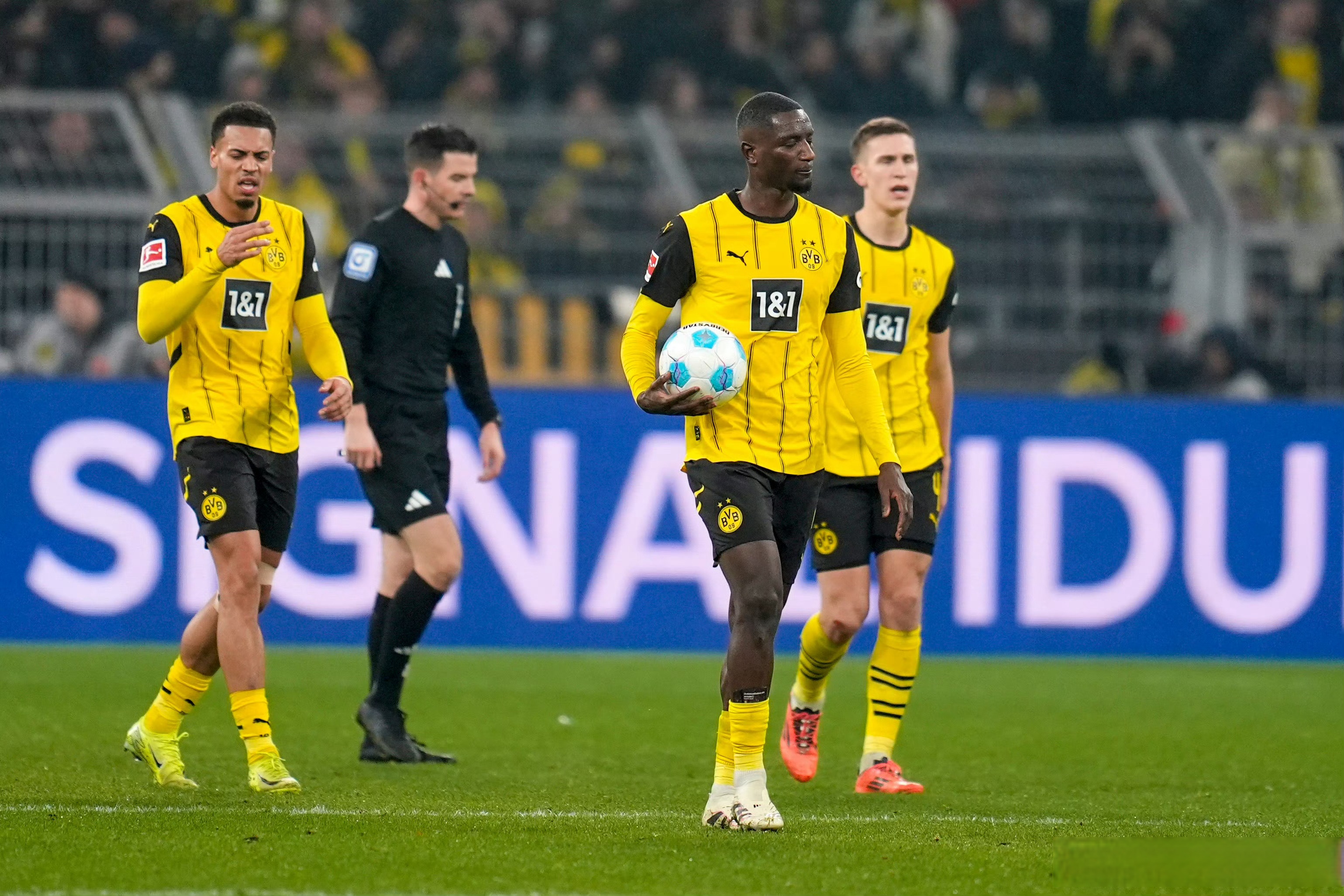 乐鱼体育-多特蒙德客场1-0击败法兰克福