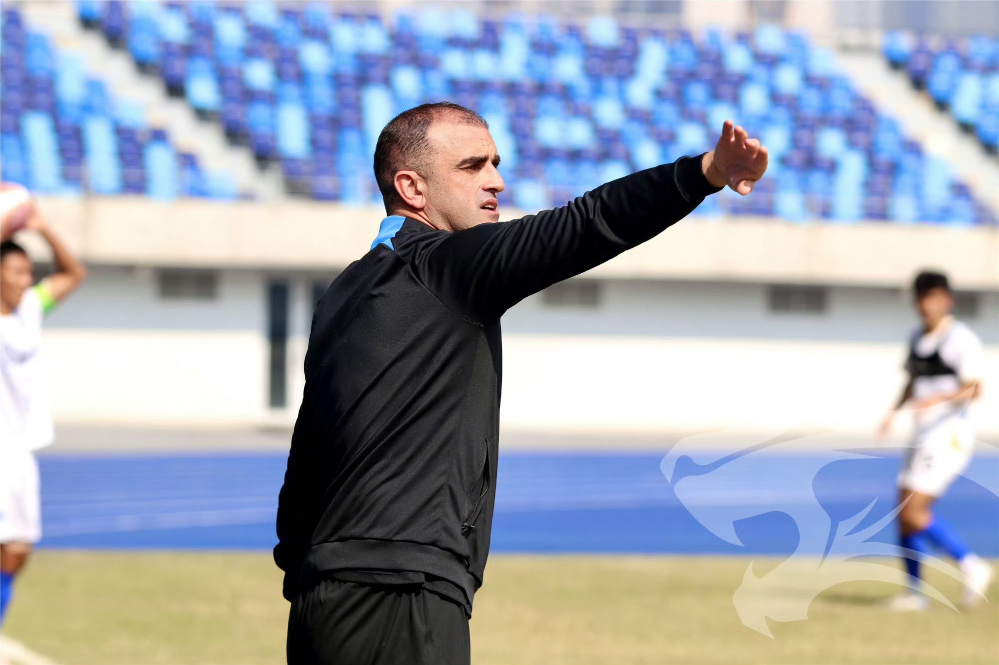 米蒂兰球员展现出色实力，助球队赢得比赛胜利