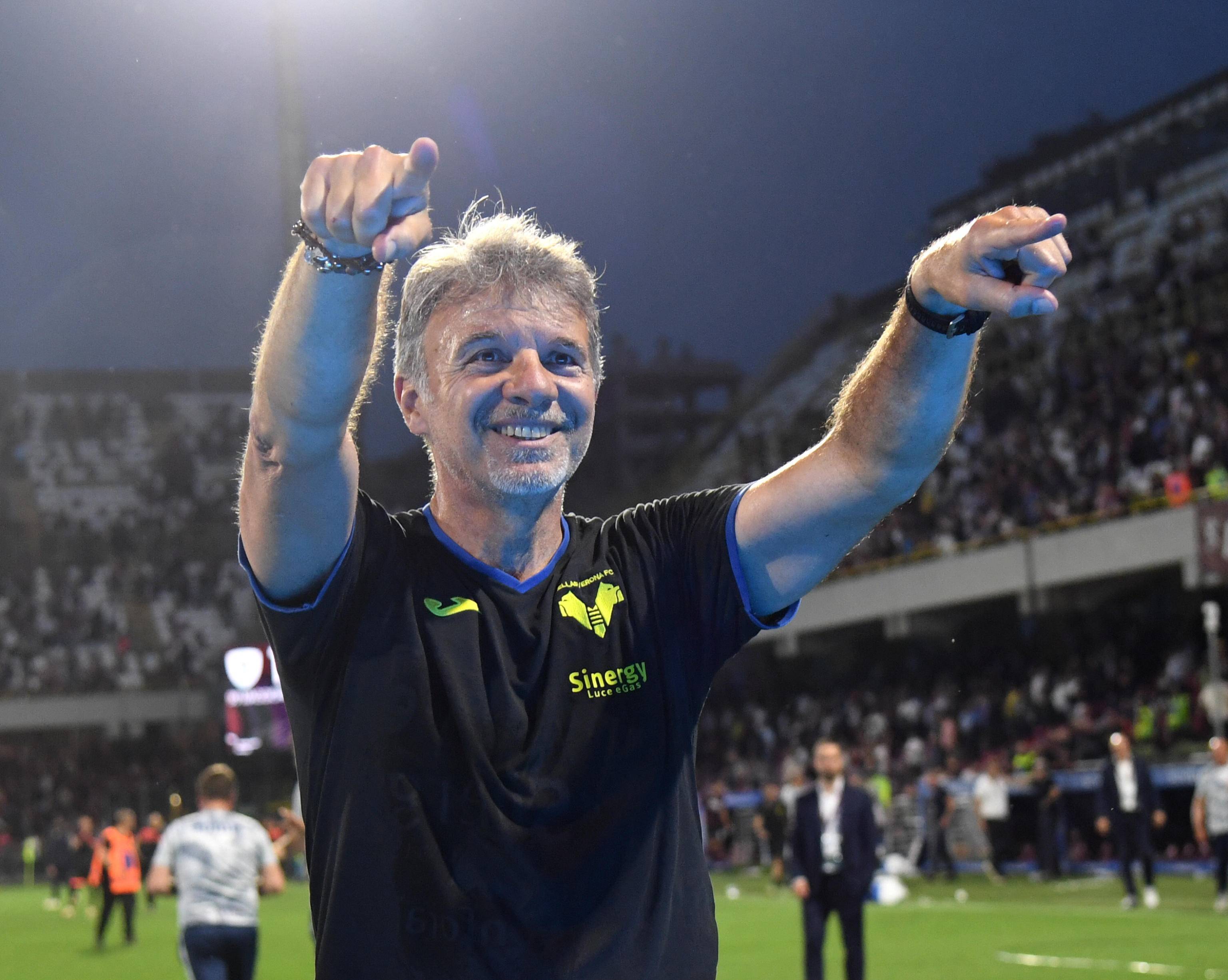 意甲联赛球员们在场上大秀绝技