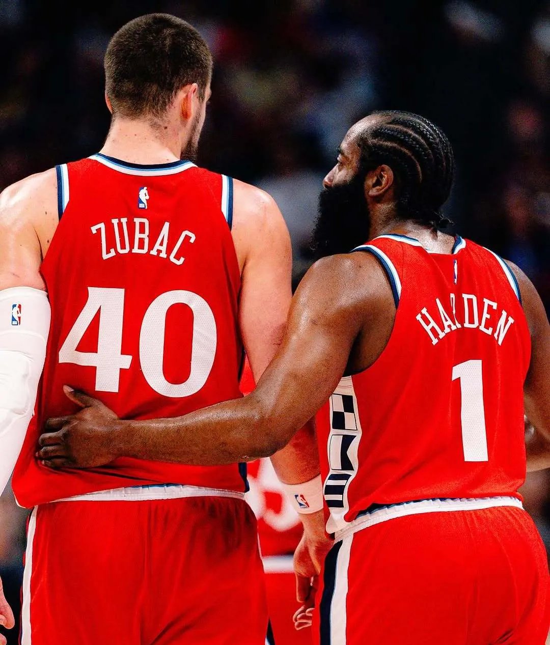 乐鱼体育-顶级球星伤愈复出，令球场重新燃起激情