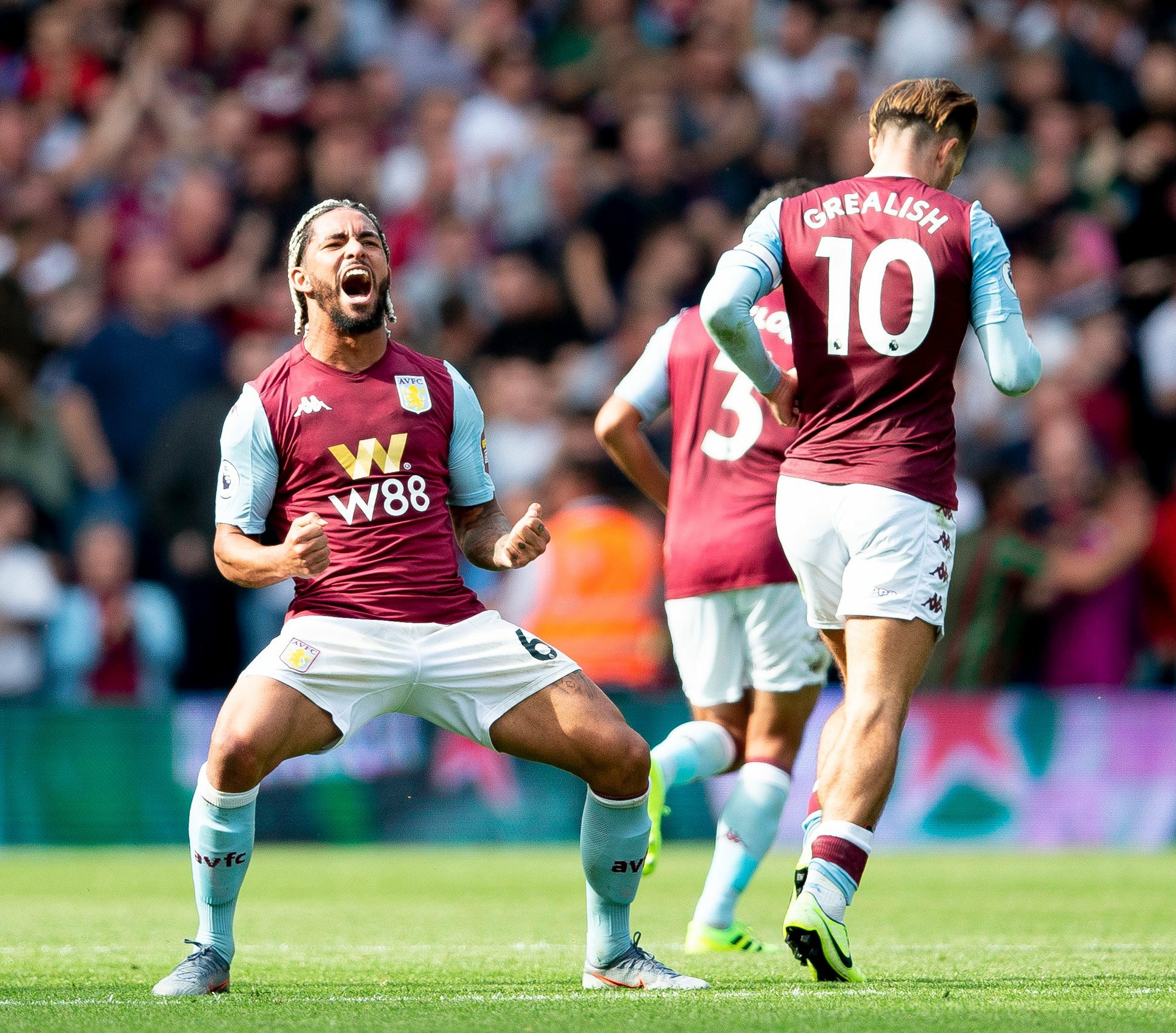 乐鱼app-诺里奇城客场取得胜利，球队积分位列前茅