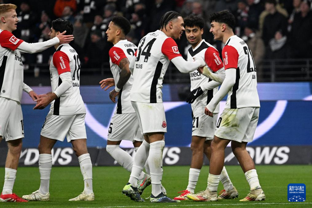 法兰克福连胜对手，势不可挡地闯入德甲积分榜前列